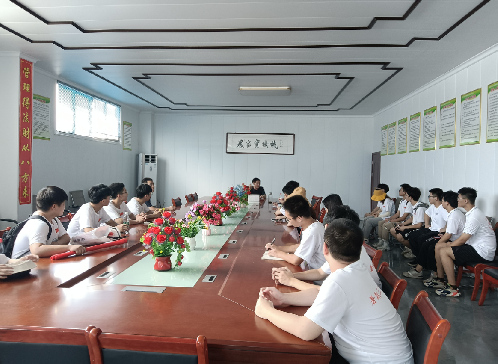 湖南農(nóng)業(yè)大學(xué)博士團(tuán)來(lái)我廠參觀并商量人才引進(jìn)事宜